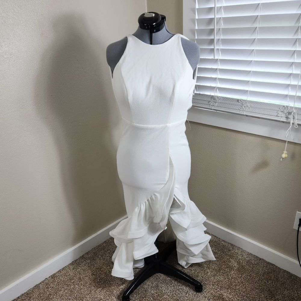 BETSY & ADAM Tiered Ruffles Scuba Crepe Gown White Size 2
